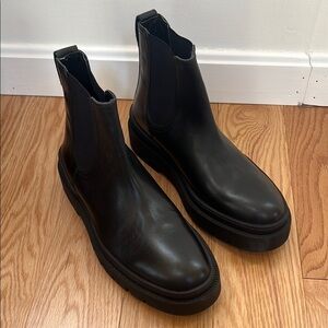 Zara Men’s EU42/9 Black Leather pull on Boots.